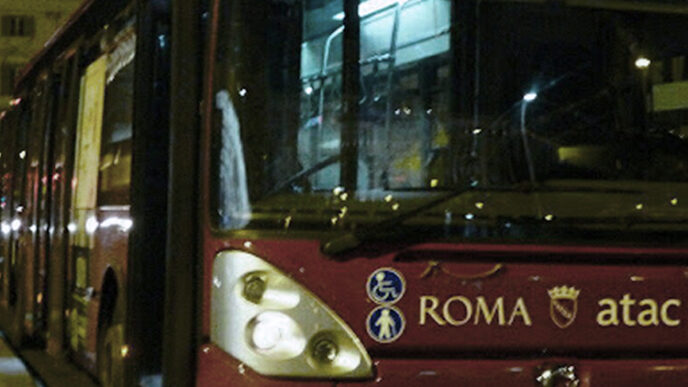Uomo Ferito Con Arma Da Taglio