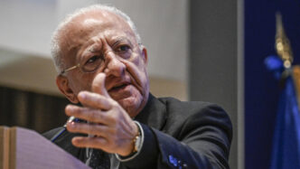 Vincenzo De Luca Difende La Sa