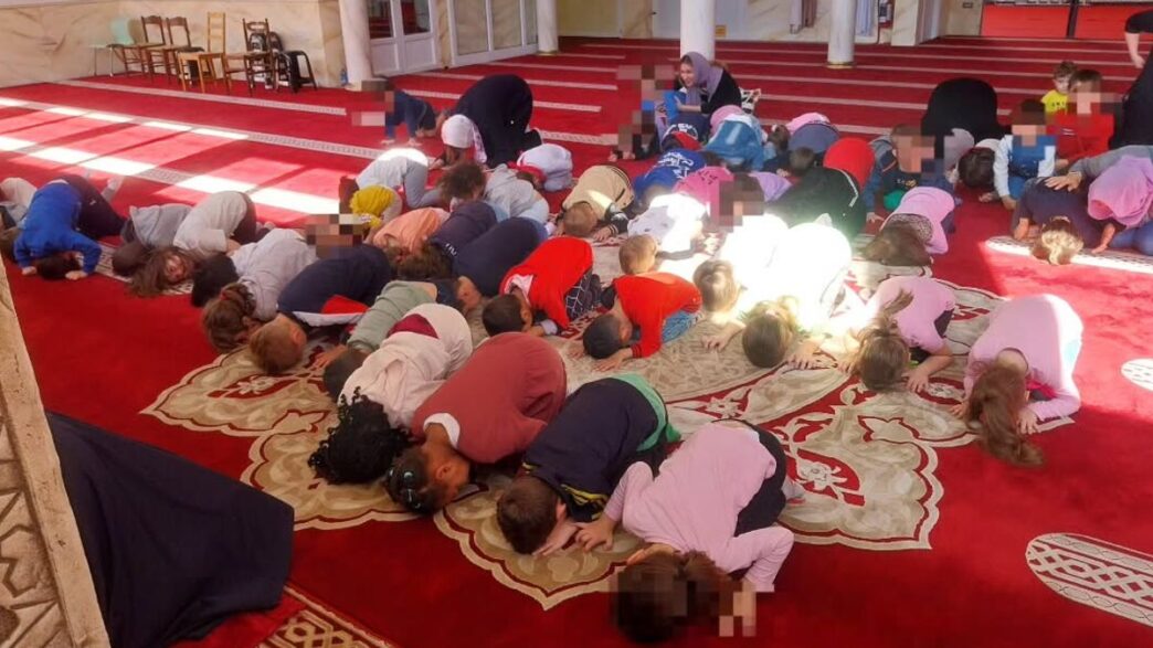 Visite Alla Moschea Per I Bamb