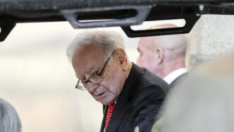 Warren Buffett Annuncia Le28099Addi