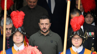 Zelensky Conferma Invito A Pap