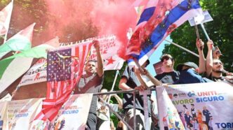 Corteo Del Primo Maggio A Tori 1
