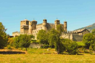 Il Bellissimo Borgo Di Fenis