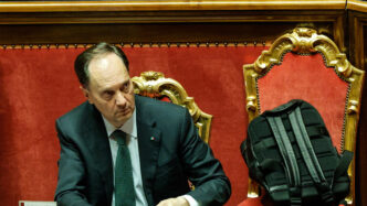 Il Ministro Ciriani Difende Il