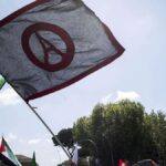 Polemica Per Denuncia Di Carabiniere Che Ha Segnalato Cittadini Per Il Canto Di Bella Ciao E Fischia Il Vento