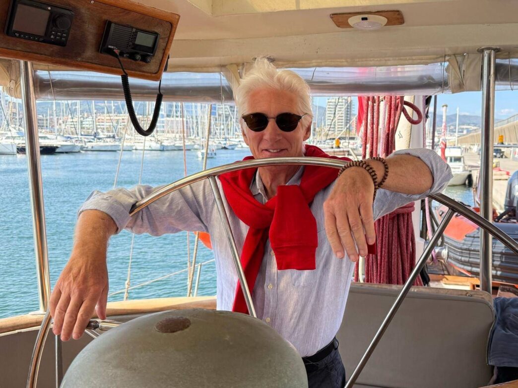 Richard Gere Incontra Le28099Equipa