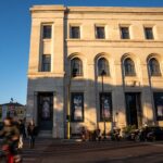 Una Mostra Dedicata A Salvador Dalí Con L’opera Rare Couple Aux Têtes Pleines De Nuages A Pescara