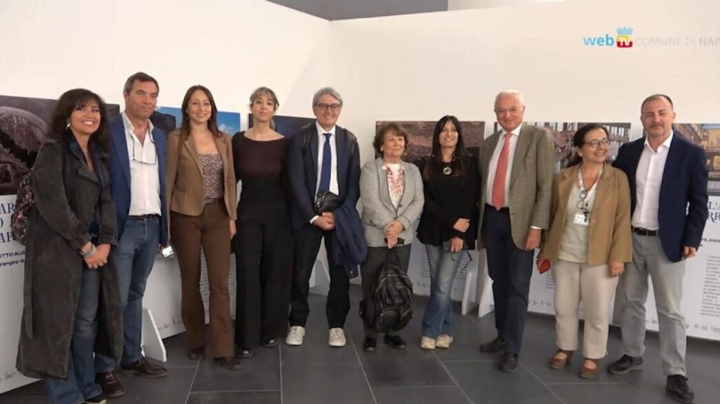 Una Mostra Sulle Stazioni Dell