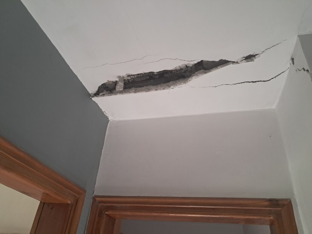 Una Serie Di Terremoti Scuote