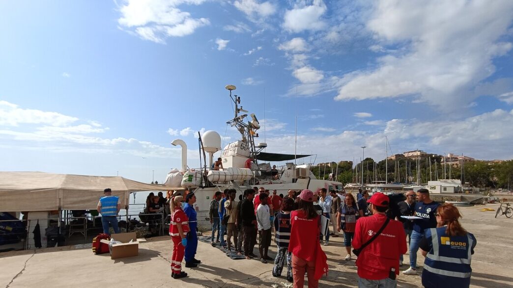 46 Migranti Arrivati Al Porto