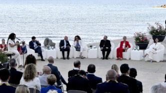 A Crotone Un Confronto Pubblic