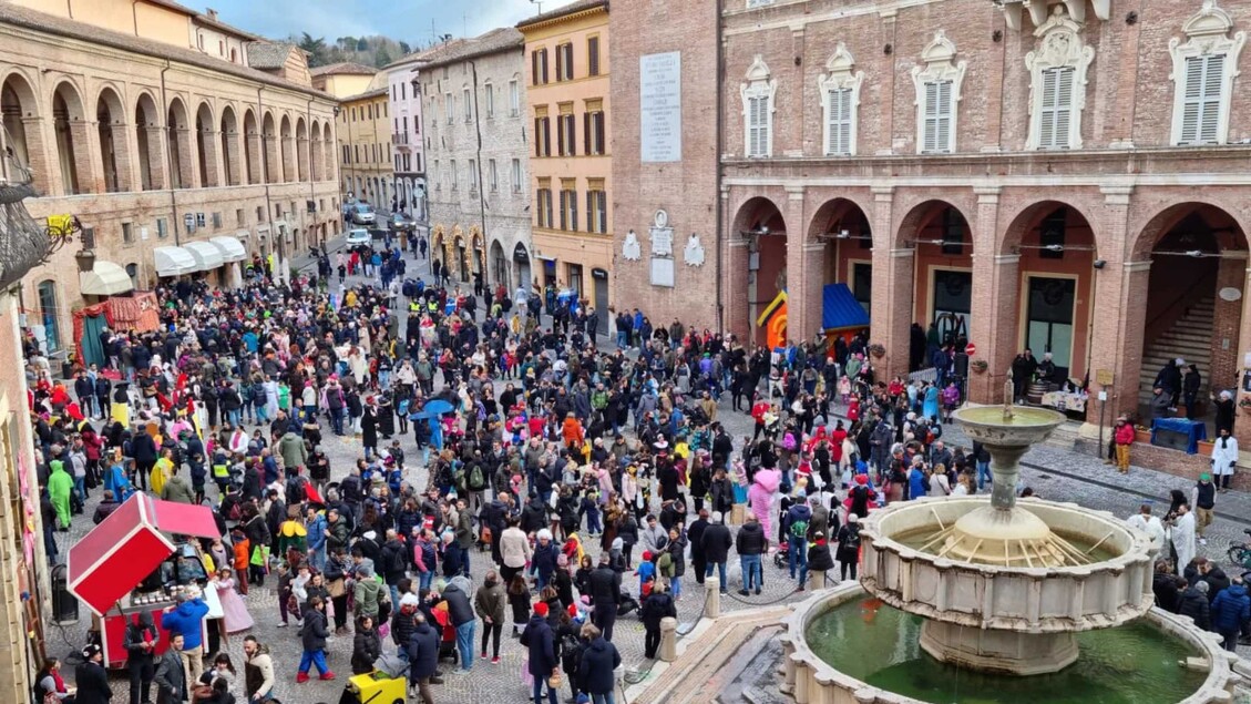 A Fabriano Si Apre Le28099Estate 20