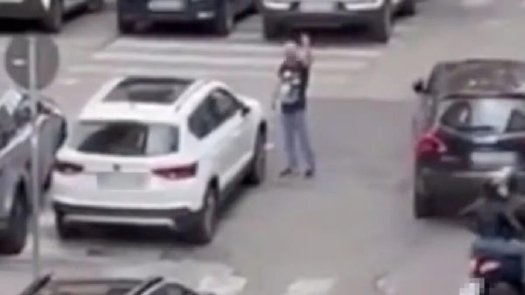 A Napoli Arrestato Parcheggiat