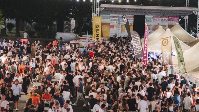 A Saluzzo Oltre 12.000 Persone
