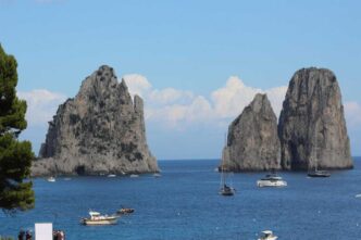 A Capri Vietate Pratiche Comme