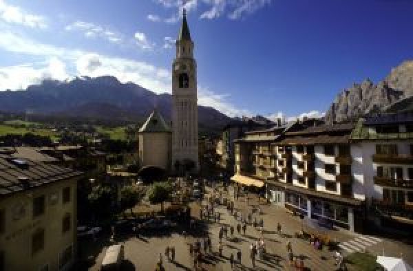 A Cortina Inizia La Stagione E
