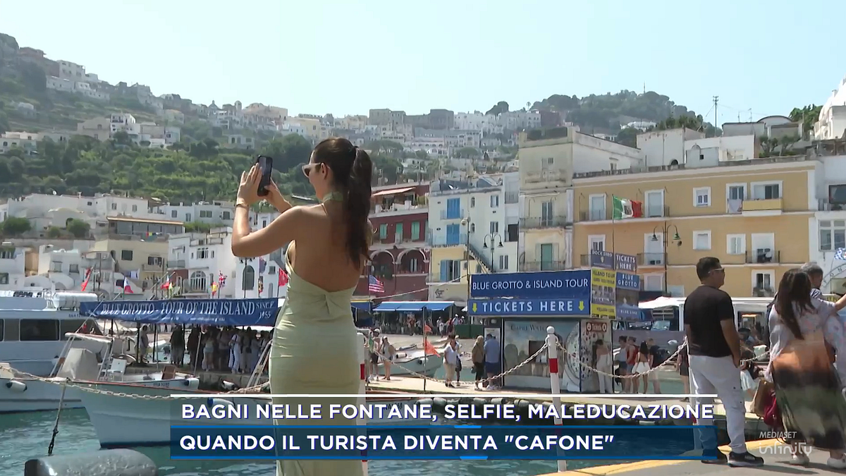 A Marina Grande A Capri Cresce