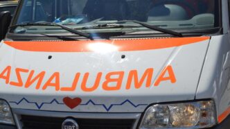 A Rende Una Bimba Di Otto Anni