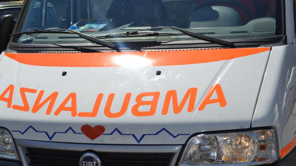 A Rende Una Bimba Di Otto Anni