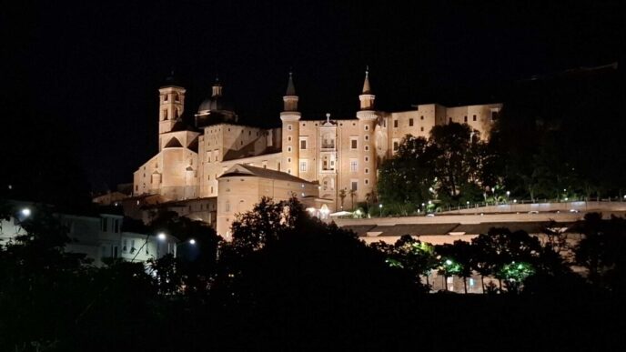 A Urbino Riflettori Led Per Va
