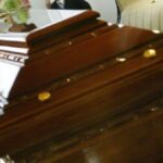 Aggressione Nei Pressi Di Un Furgone Funebre: Anziano Ferito Con Una Spatola Dopo Lite A Milano