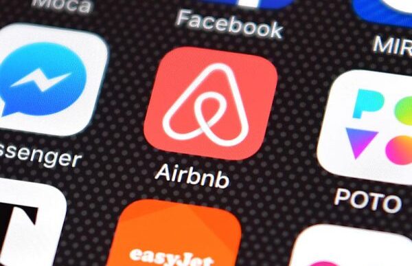 Airbnb Accusa Alberghi2C Crocie