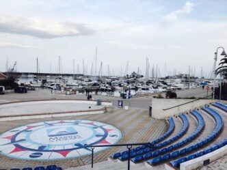 Al Marina Di Pescara Al Via Es