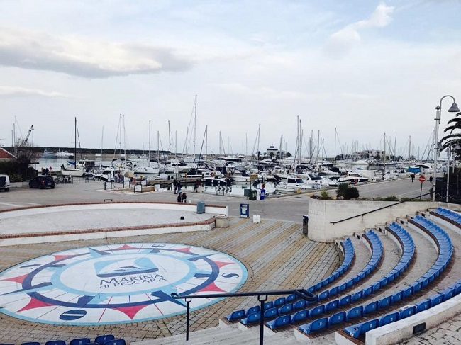 Al Marina Di Pescara Al Via Es