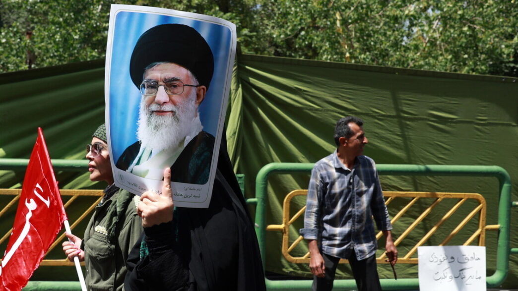 Ali Khamenei Ha Scelto Tre Pos