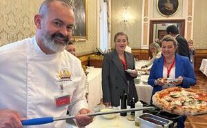 Angelo Pezzella Porta La Pizza