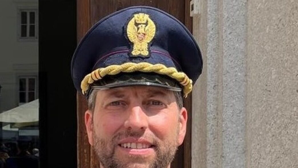 Antonio Grande Assume La Guida