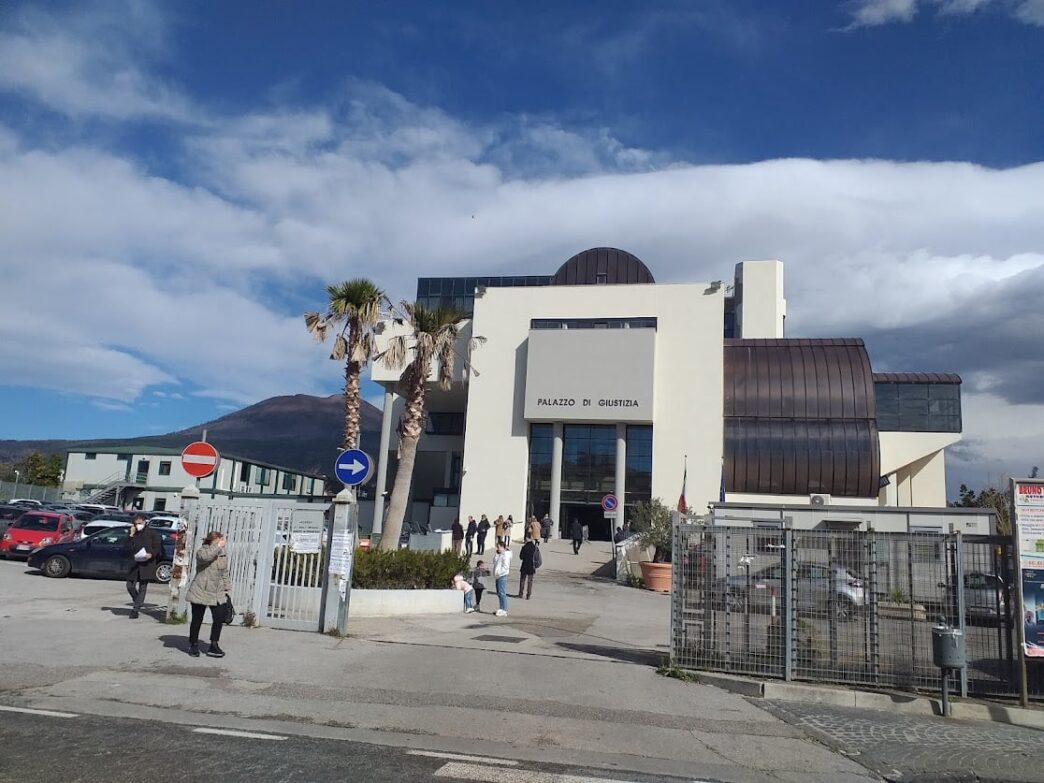 Arrestato A Torre Del Greco 28