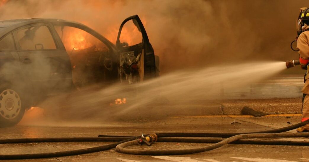 Auto In Fiamme A Rivarolo Cana
