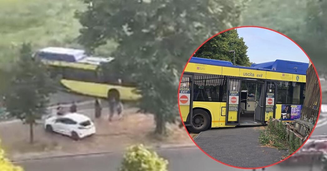 Autobus Della Linea 43 Perde I