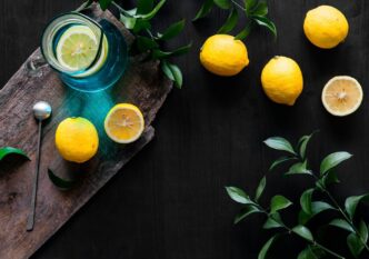 Bere Acqua E Limone Al Mattino