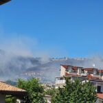 Canadair In Azione Sulle Colline Di Caserta Per Spegnere Incendi Attivi Da Oltre 24 Ore