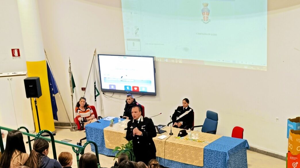 Carabinieri Di Osimio Incontra