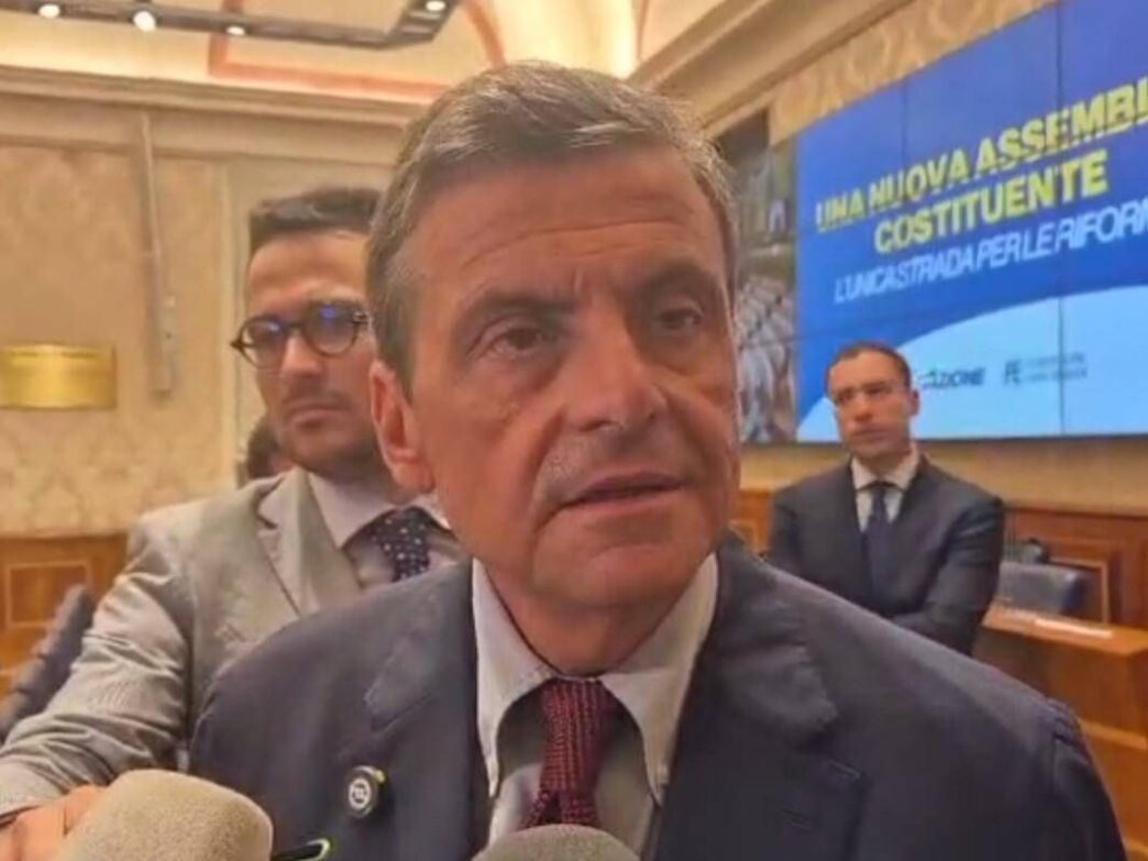 Carlo Calenda Propone Une28099Assem