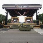 Carri Armati E Soldati In Parata Per I 250 Anni Dell’Esercito Degli Stati Uniti A Washington