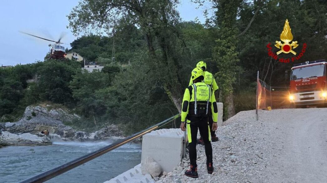 Cinque Giovani Soccorsi Ai Mar
