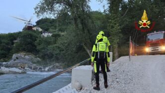 Cinque Giovani Soccorsi Ai Mar