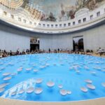 Clinamen Di Céleste Boursier-Mougenot Alla Bourse De Commerce Di Parigi, Un’installazione Sonora Immersiva