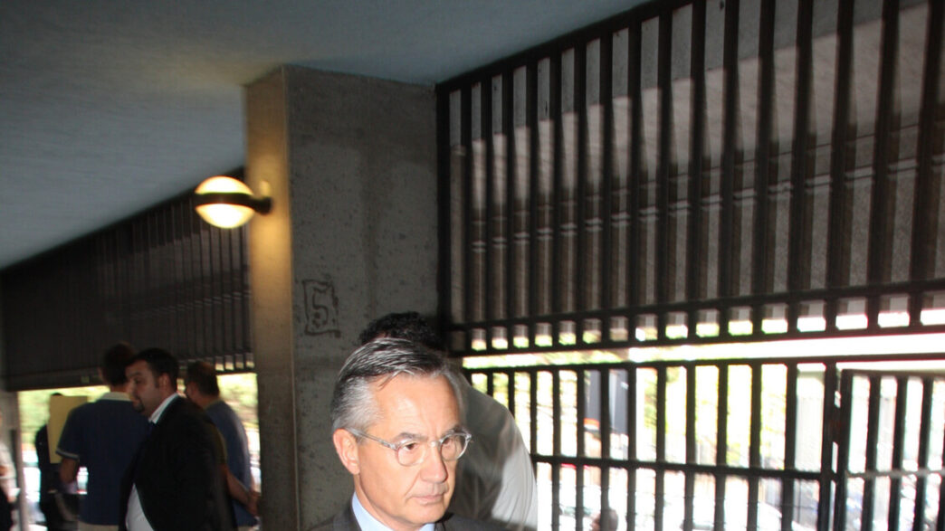 Consulente Della Difesa Di And