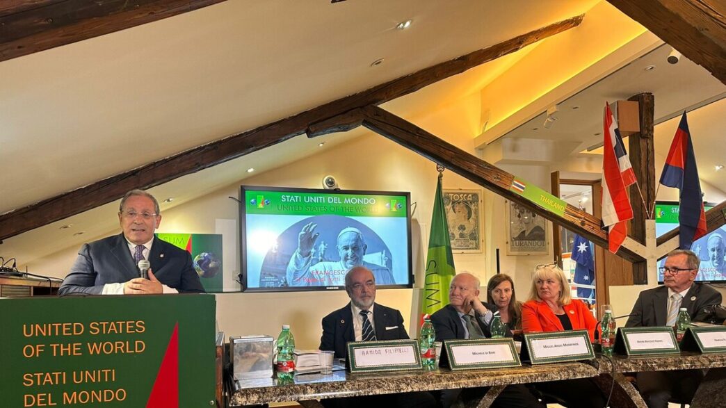 Da Napoli Un Sacrario Per Papa