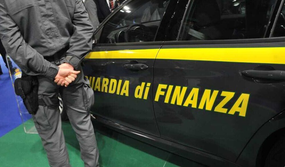 Denunciato A Latina Lido Per P