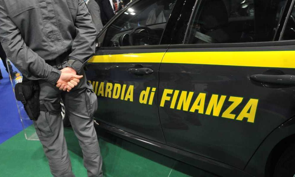Denunciato A Latina Lido Per P