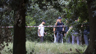 Donna E Bambina Morte A Villa