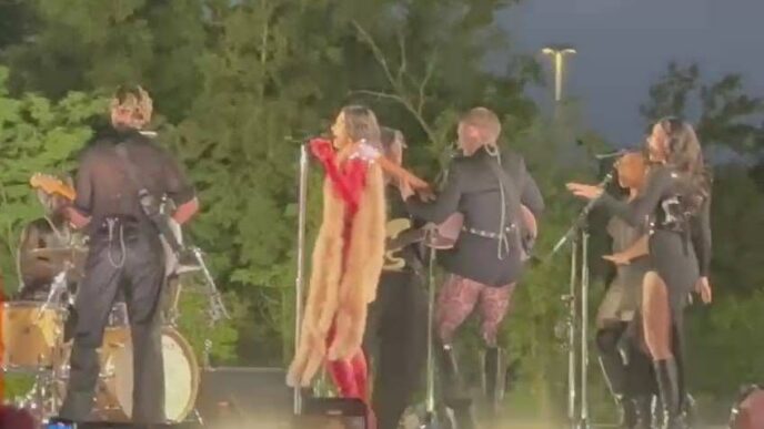 Dua Lipa Incanta Milano Con Co