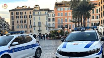 Due Furti Di Monete A Roma2C Fe