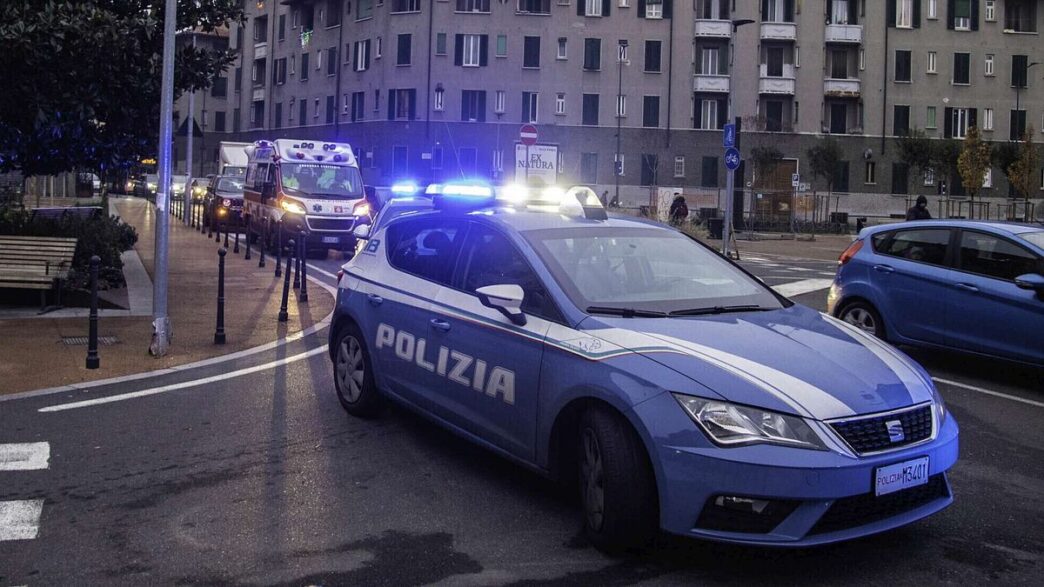 Due Giovani Fermati Nel Centro